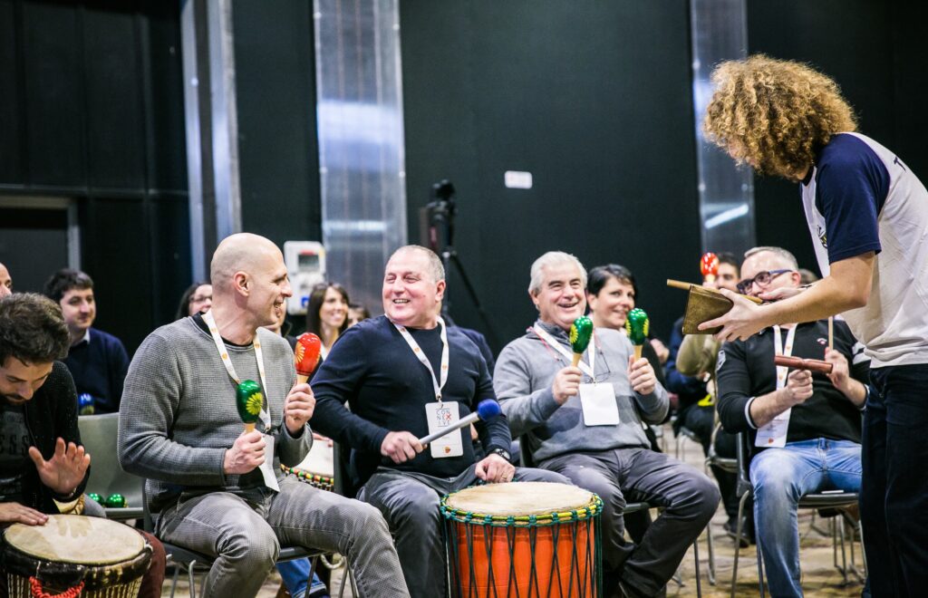 Teambuilding-aktiviteter vid kring Julen med Musik och Rytm för företagsevenemang